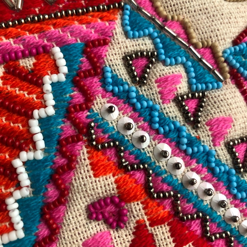 New: Tara Grinna Embroidered Fringe Clutch - Picture 7 of 10